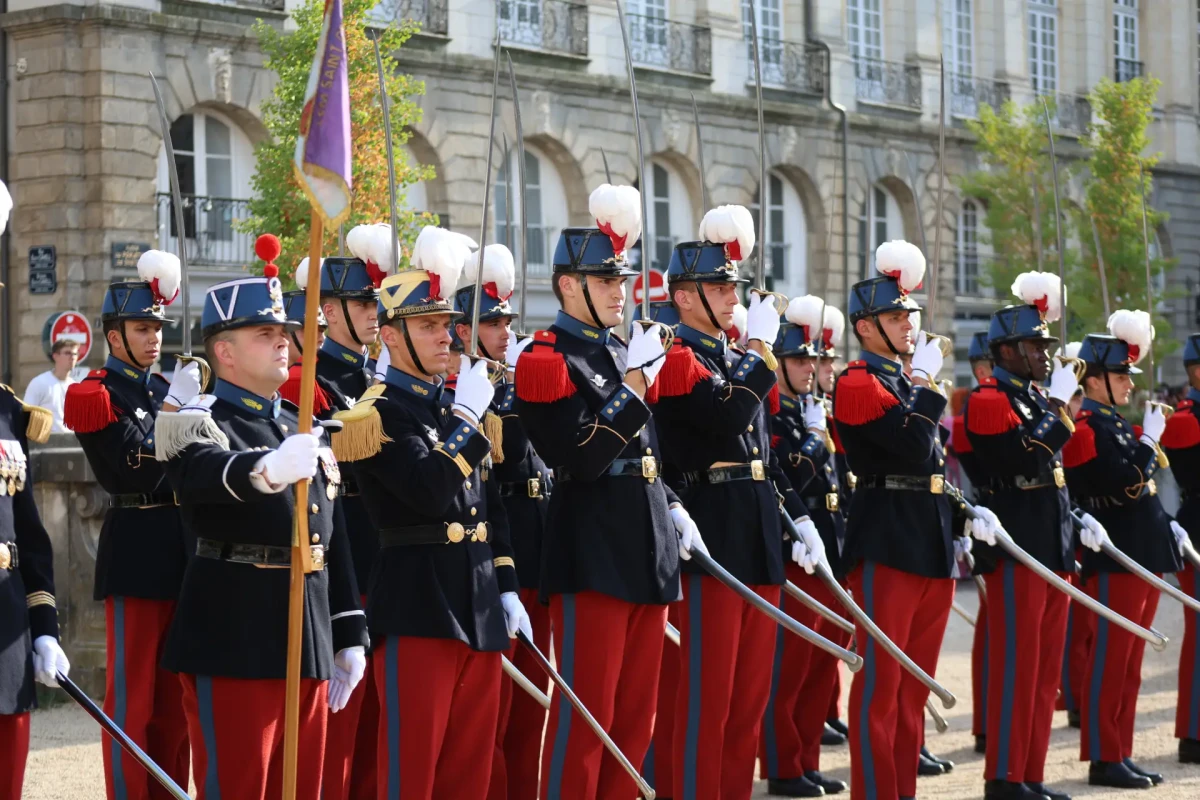Pour les forces de l’ordre et l’armée